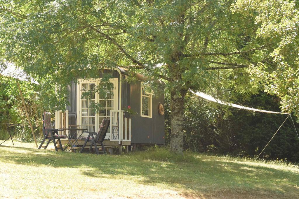 Bed and Breakfast Camping Chez Francis à Loupiac  Extérieur photo